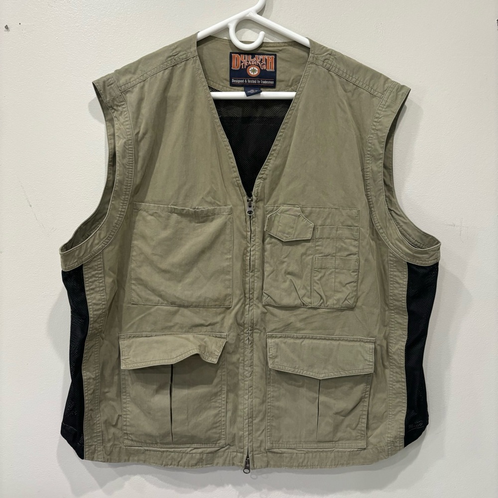 Duluth Trading  Vest Jacket Men’s Size XL ( Logo Name )